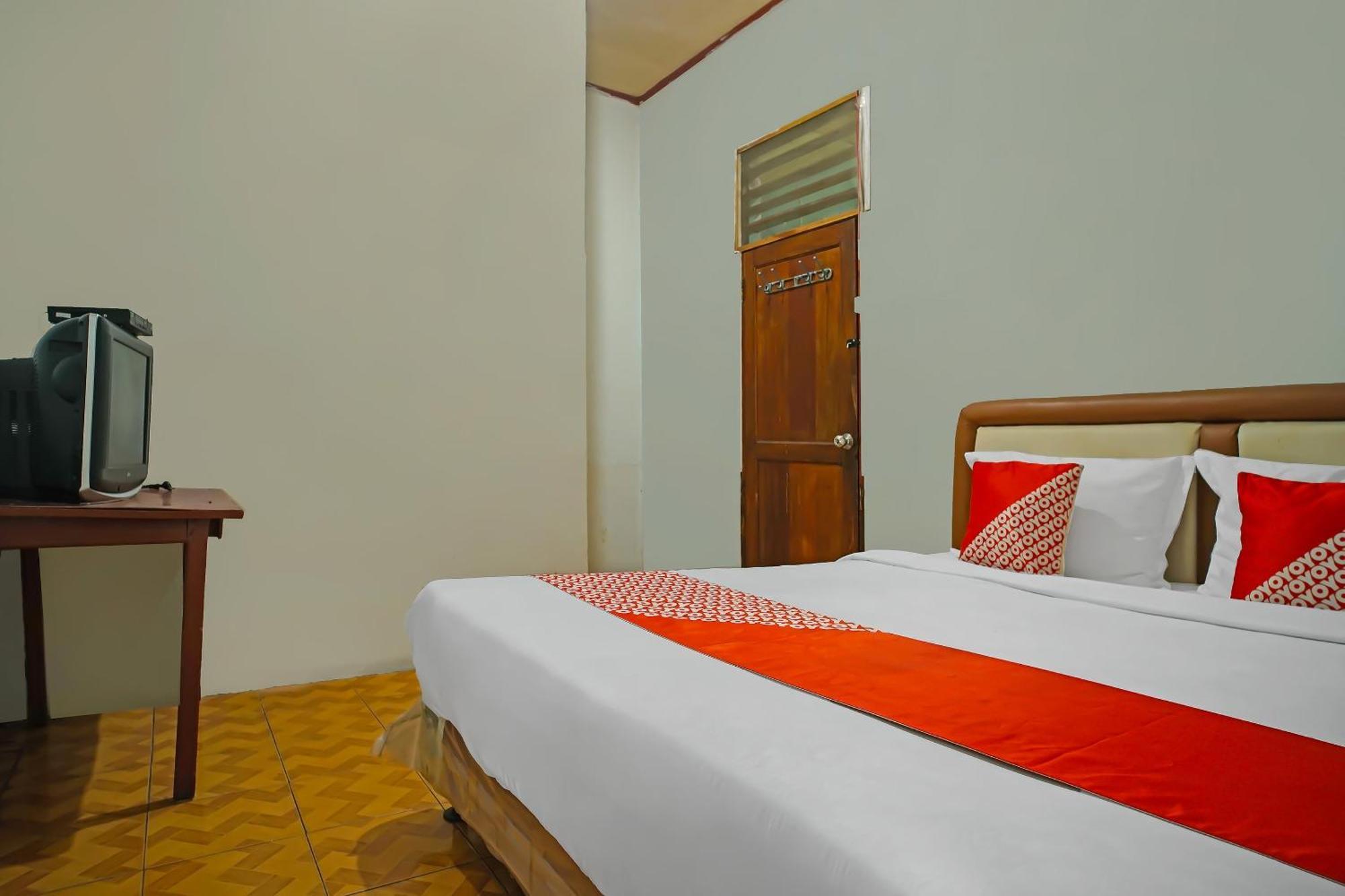 Oyo 92577 Hotel Sidikalang Near Kejaksaan Negeri Dairi Exterior foto